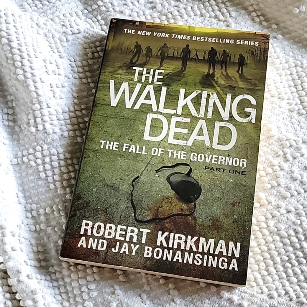 The Walking Dead: The Fall of the Governor - Part One Book